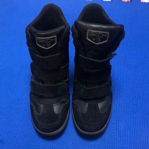 Skechers 6.5 booties